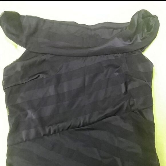 Little black dress🖤   - Picture 4 of 7